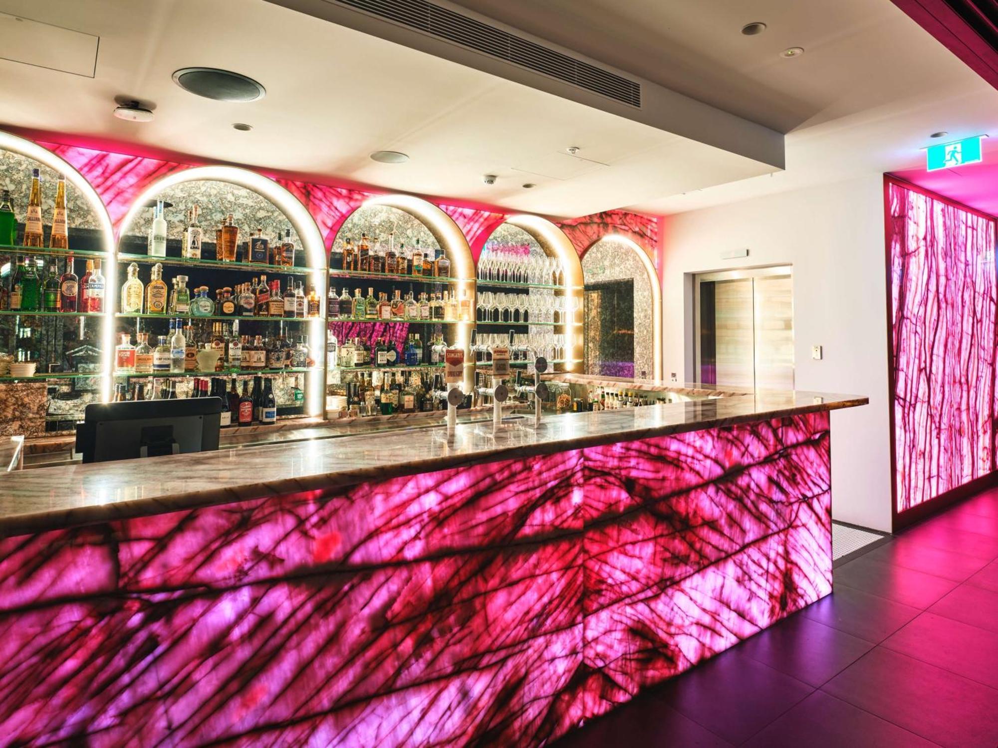 The Motley Hotel Richmond, Tapestry Collection By Hilton Melbourne Exterior photo